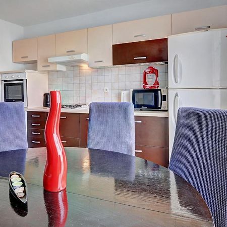 Lina Apartment Pula Ngoại thất bức ảnh