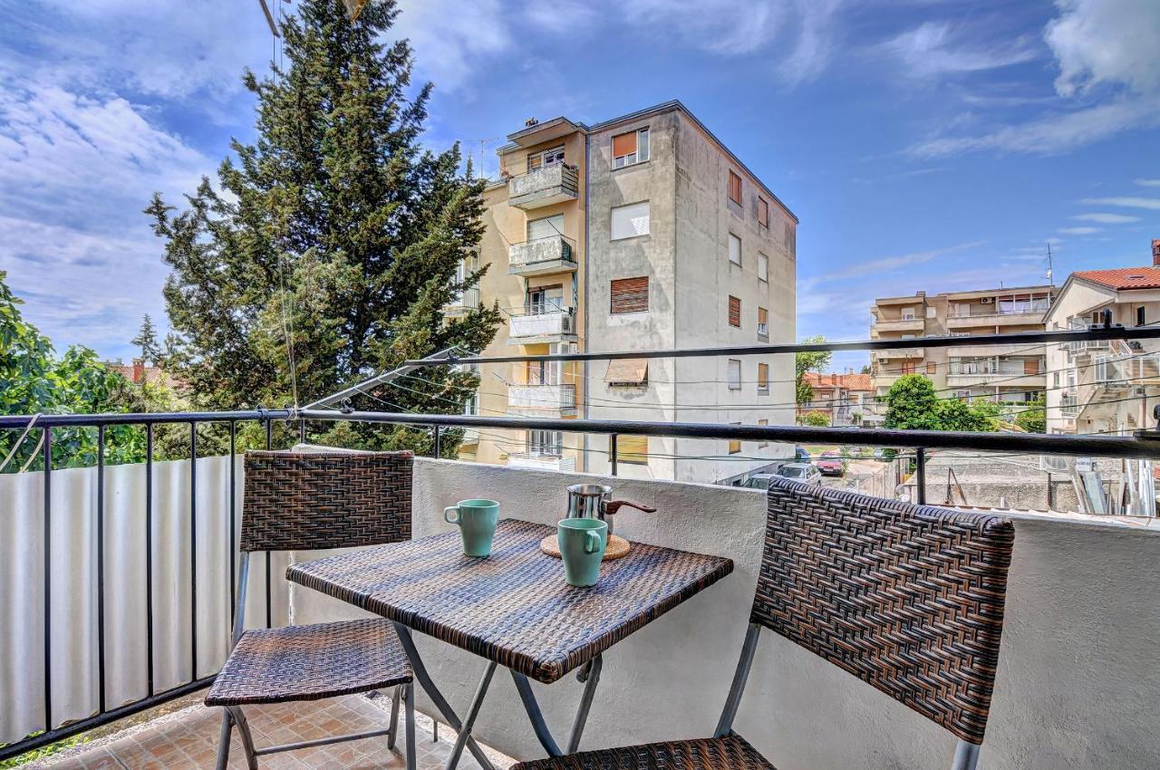Lina Apartment Pula Ngoại thất bức ảnh
