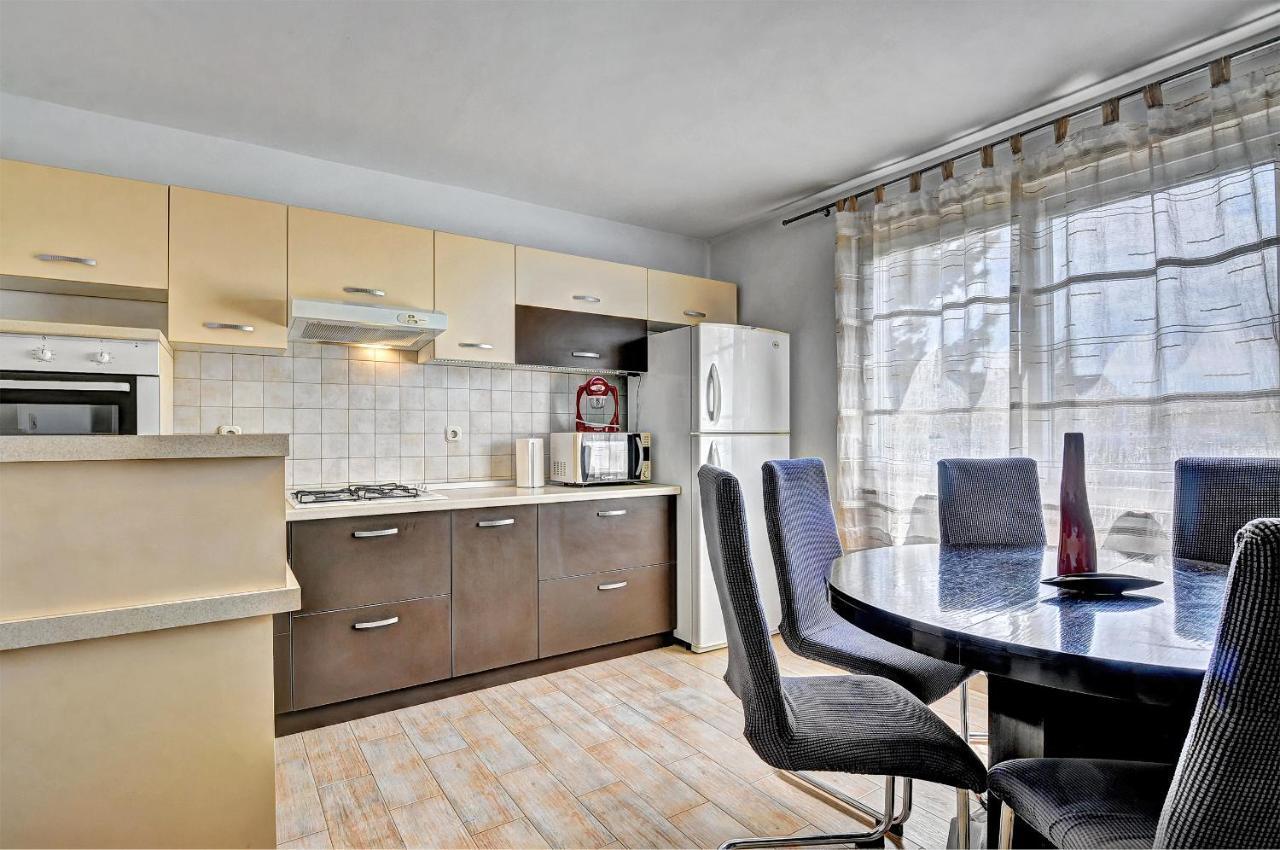 Lina Apartment Pula Ngoại thất bức ảnh