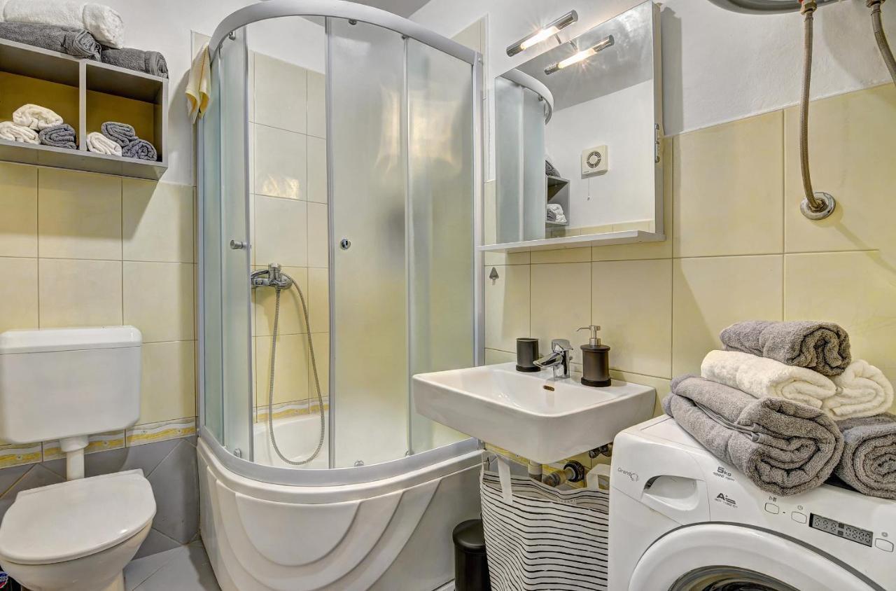 Lina Apartment Pula Ngoại thất bức ảnh